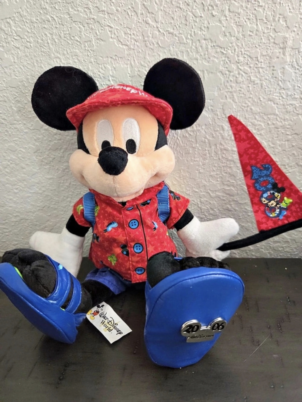 Disney 2006 Walt Disney World Resort Mickey Mouse Tourist Plush Doll World